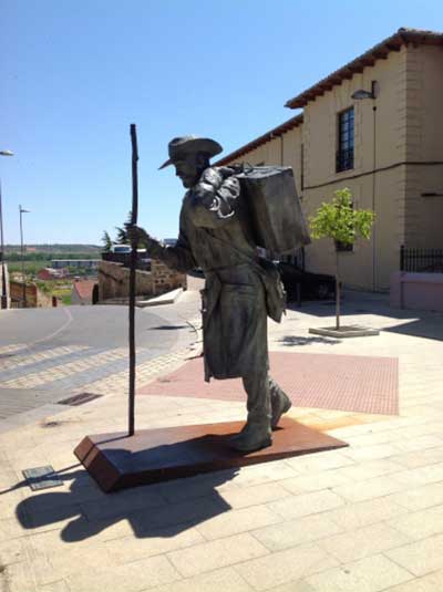 PILGRIM STATUES AND MONUMENTS ON THE CAMINO004