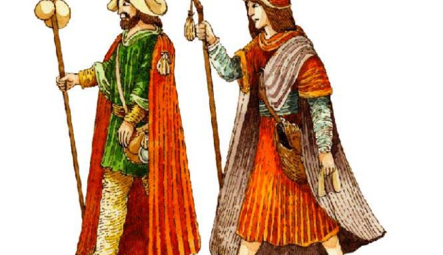 What did a pilgrim on the Camino look like in the past? Which symbols have been kept?