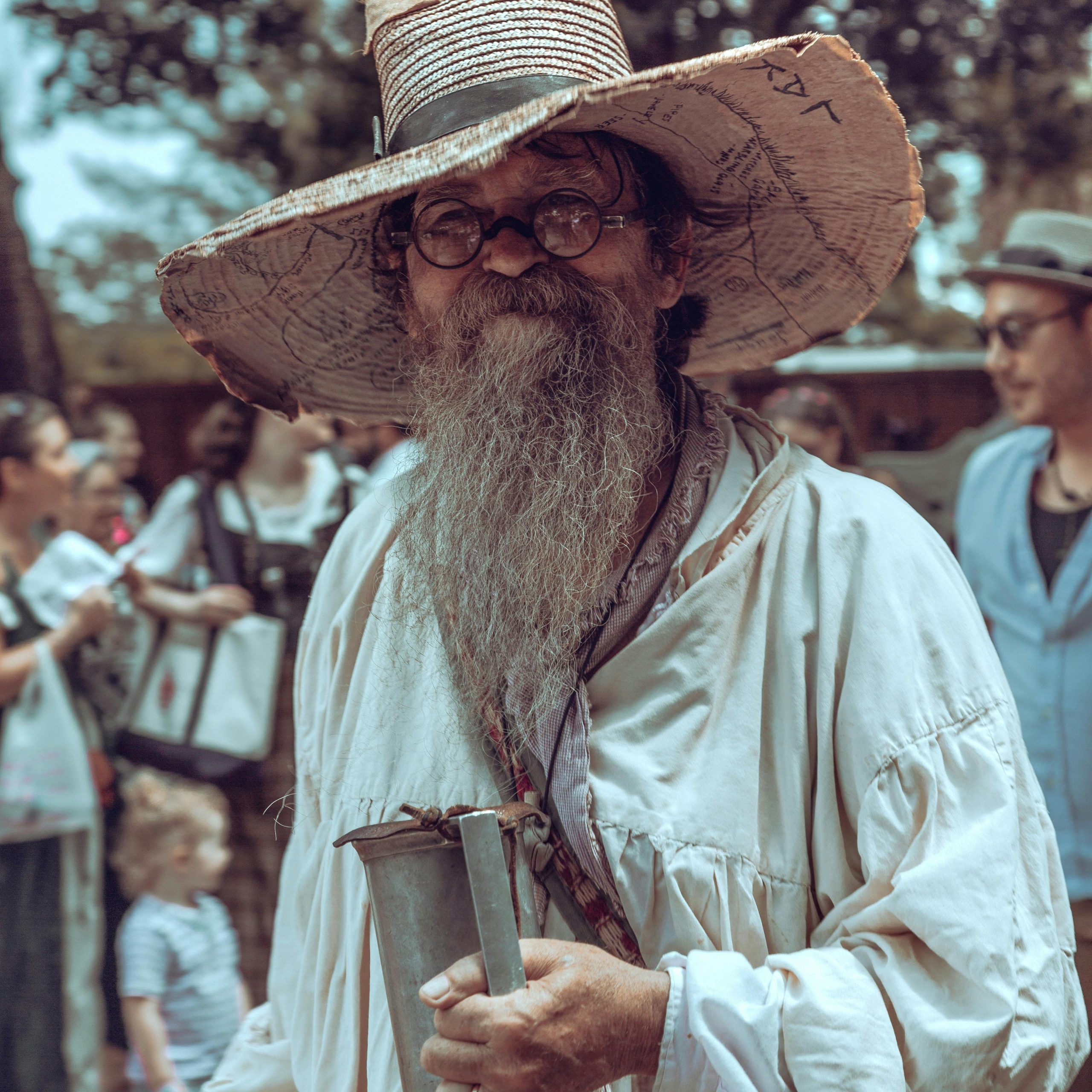 Do you want to know about medieval pilgrims´clothing?
